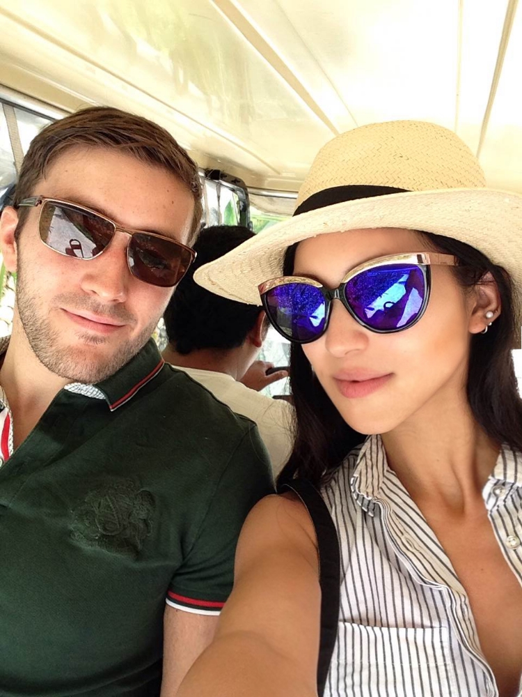 Euriental | fashion & luxury travel | Alila Villas Uluwatu, golf buggy selfie