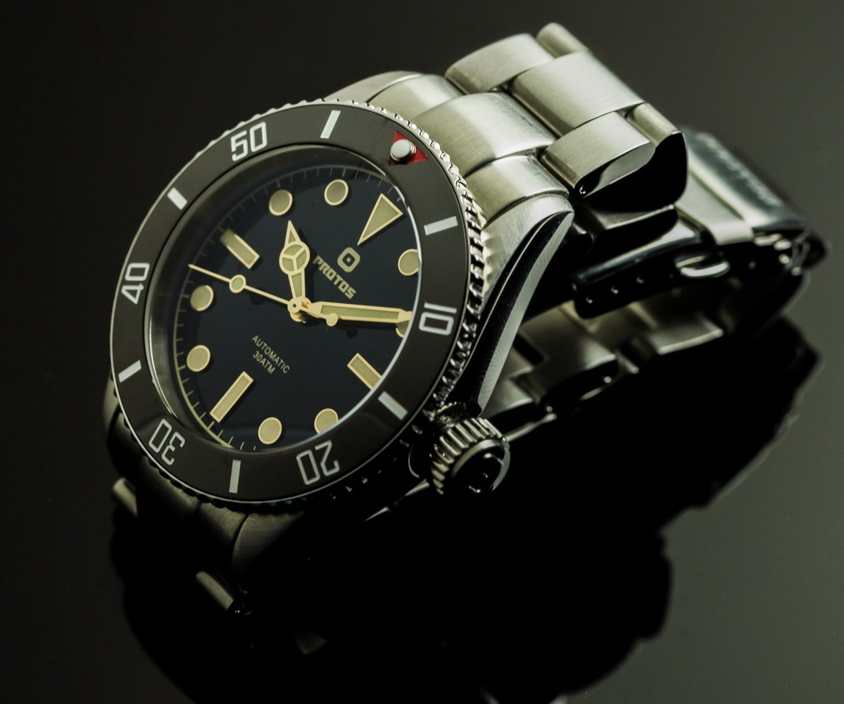 An intro To Divers Wrist watches - How Jump Watches Differ From Normal Sports Watches