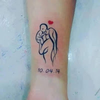 tattoo madre e hijo con fecha de nacimiento