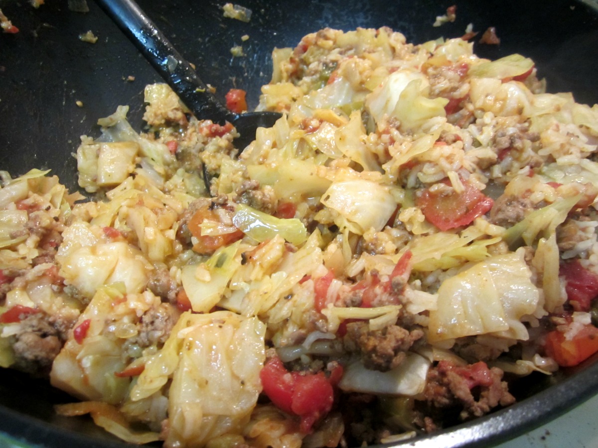 Reviews, Chews & How-Tos: Deconstructed Cabbage Roll Skillet