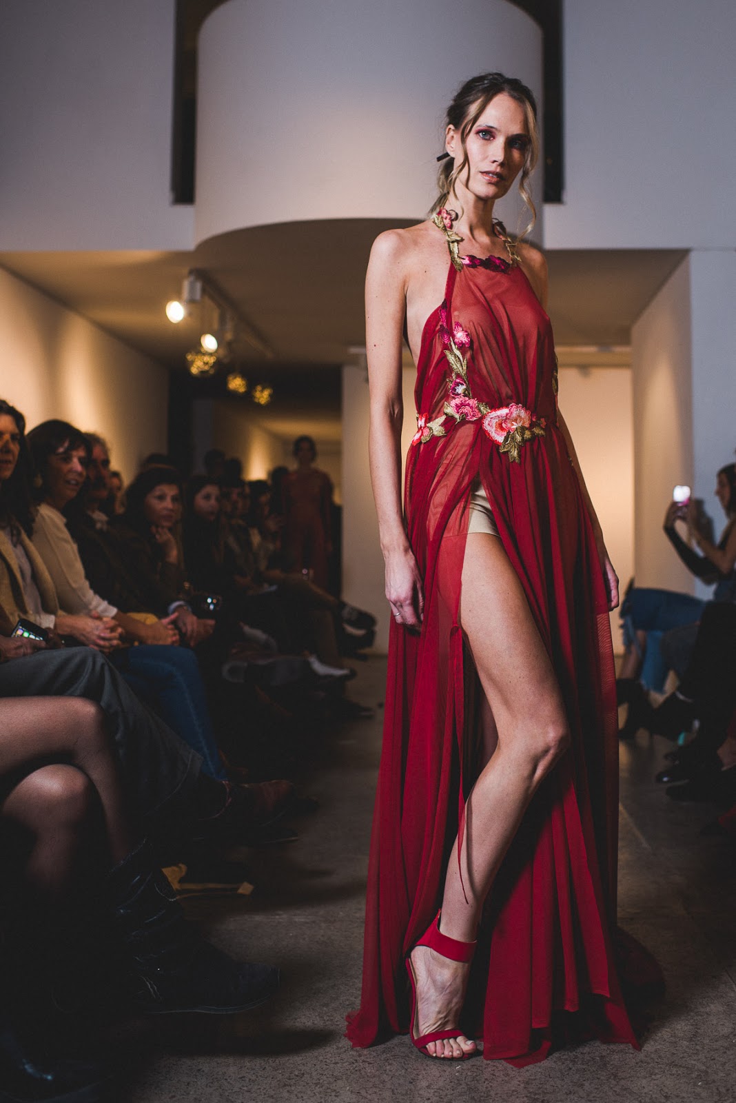 Clara y Colección del Pilar: vestidos de fiesta desde el romanticismo | Quinta trends