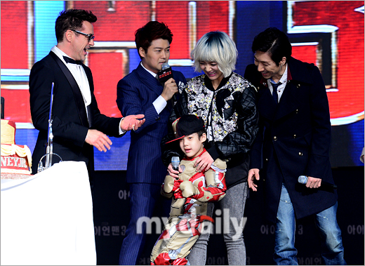 Tiger JK's family criticized for stealing the spotlight at Robert