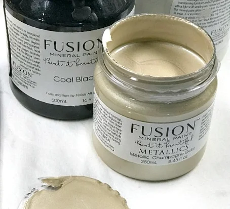 Fusion Mineral Paint in Champagne
