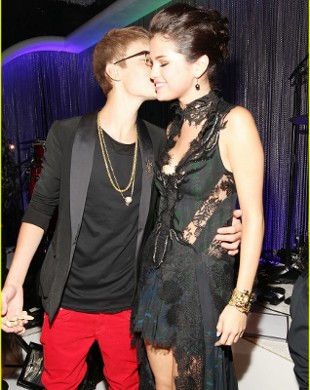 Selena gomez and justin bieber age