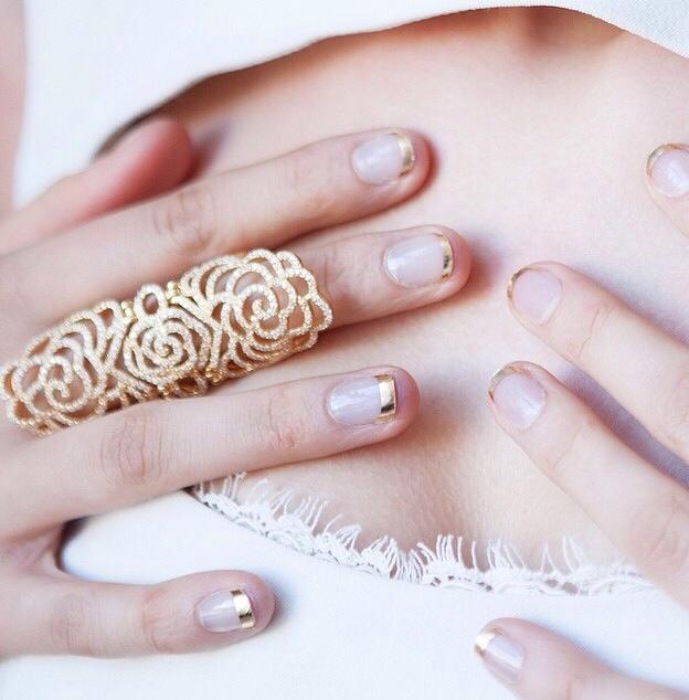 white-gold-nail-french-manicure-weddings