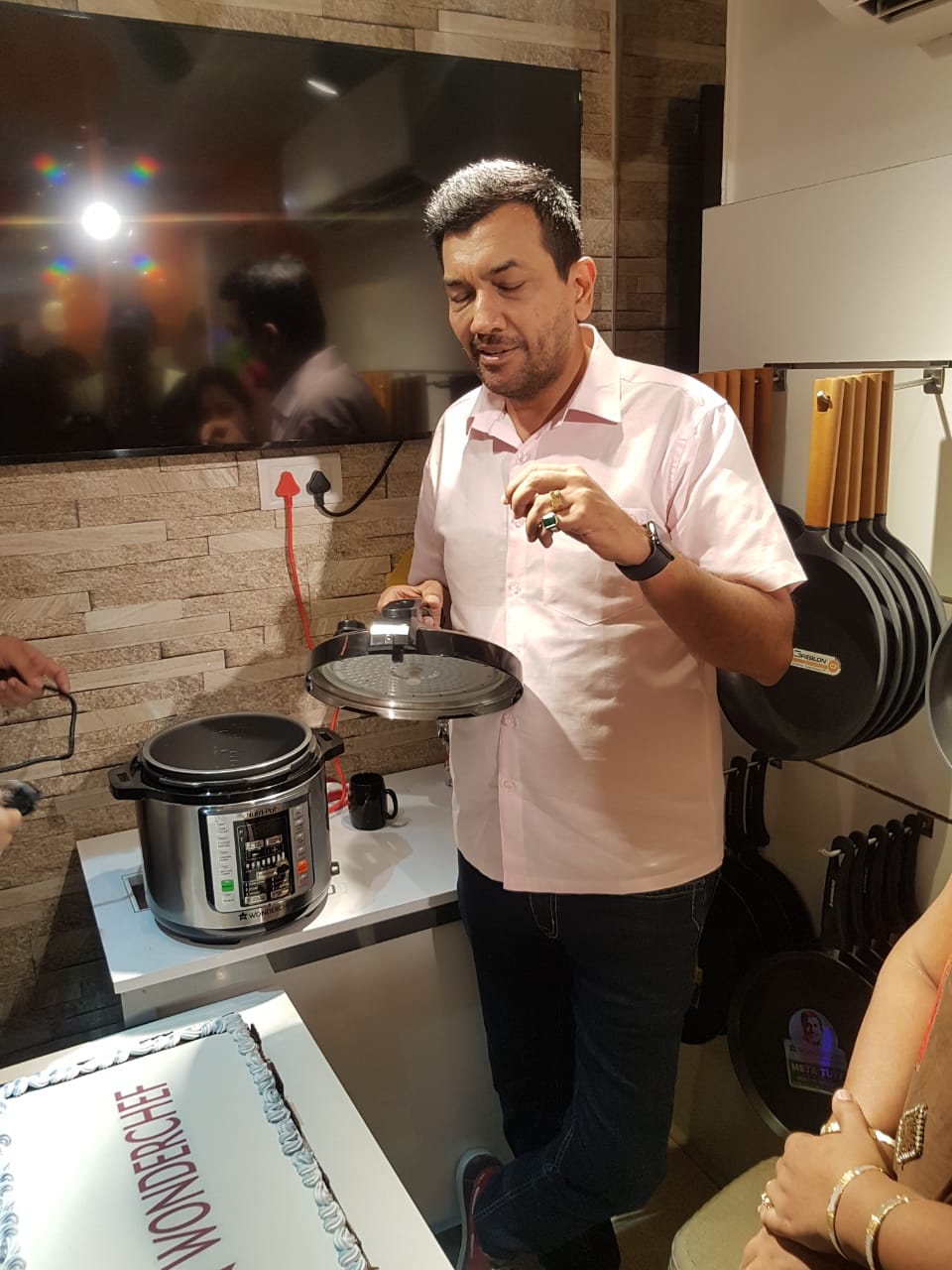 Chef Sanjeev Kapoor Unveils Wonderchef Atta Kneader "Revo"