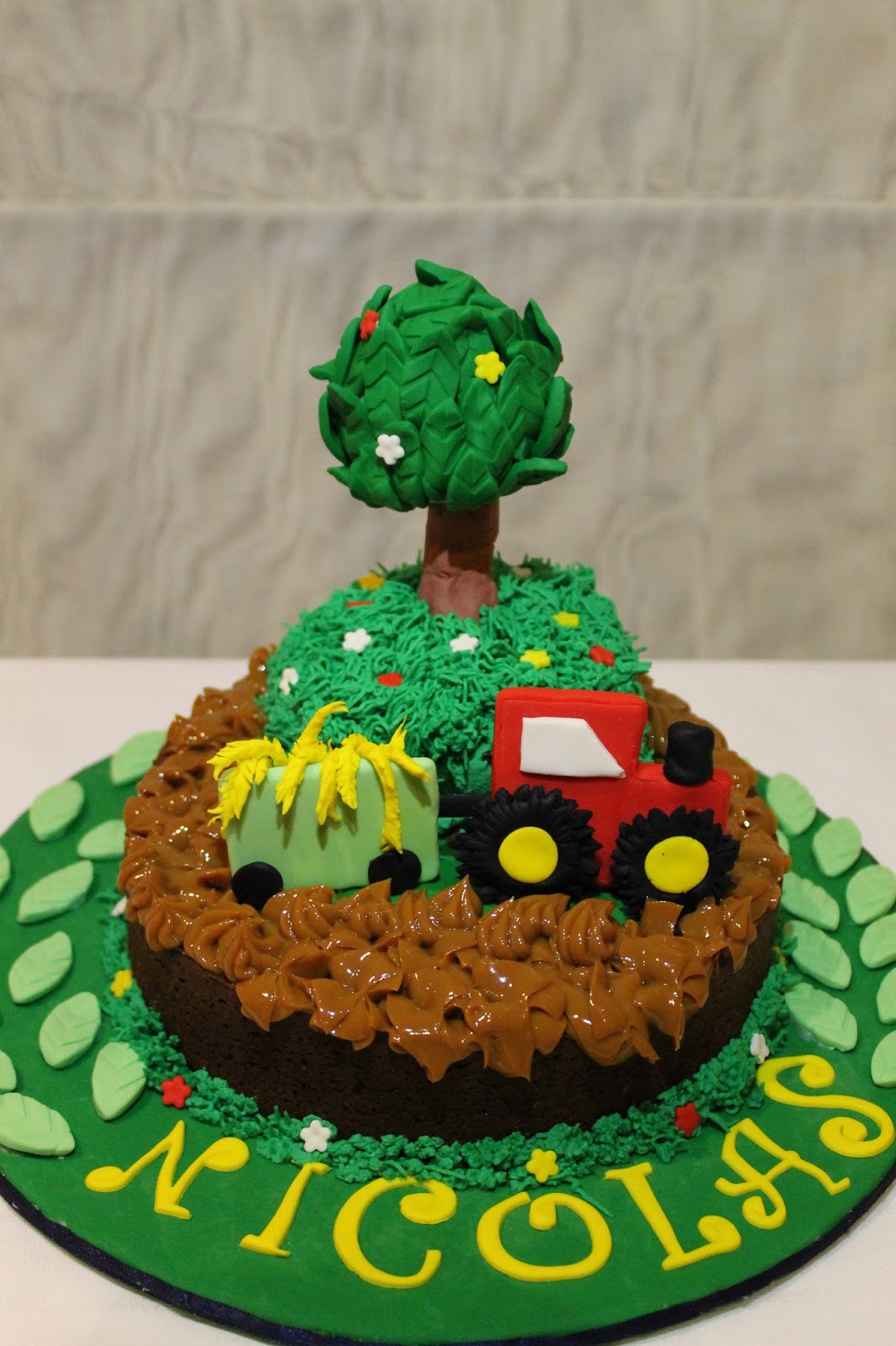 Pipe la flipa Torta brownie con manjar blanco temática ¨tractor¨ para