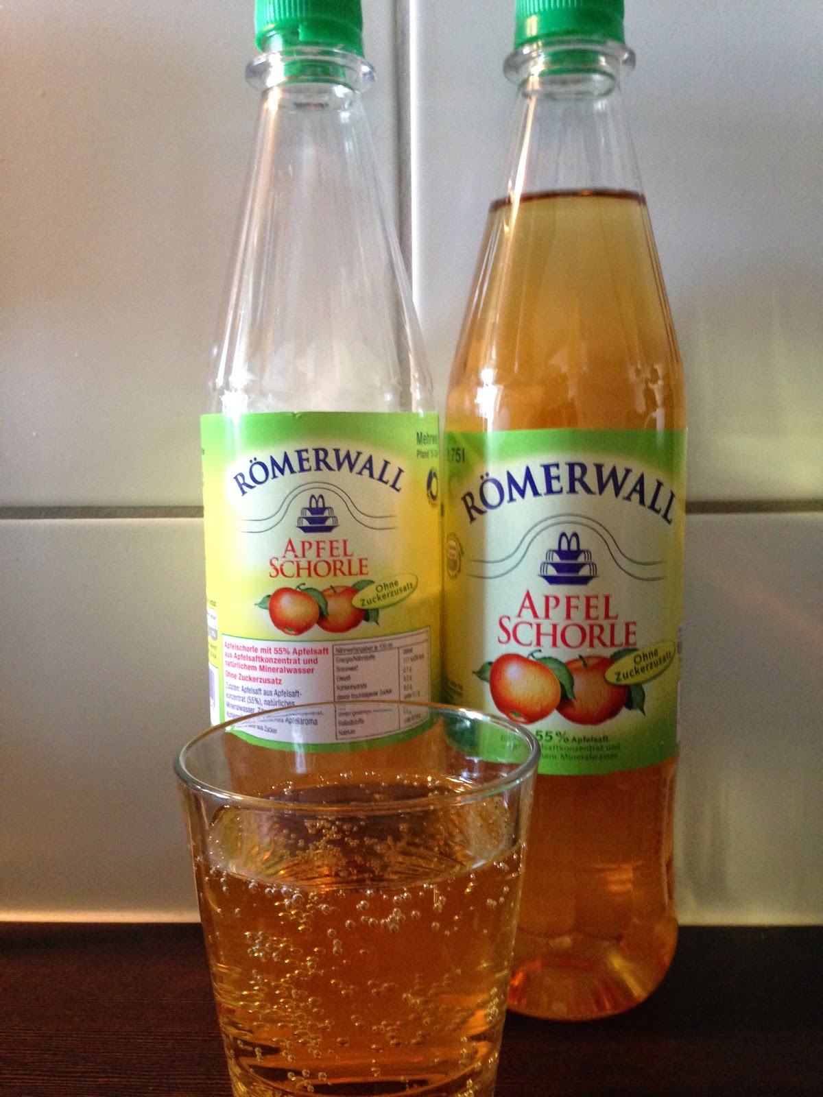 Plumberry Pie a refreshing {german} drink apfel schorle