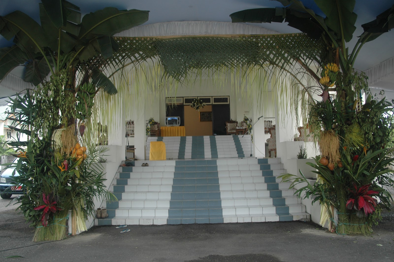BUNGA DEKOR: DEKORASI PINTU MASUK GEDUNG