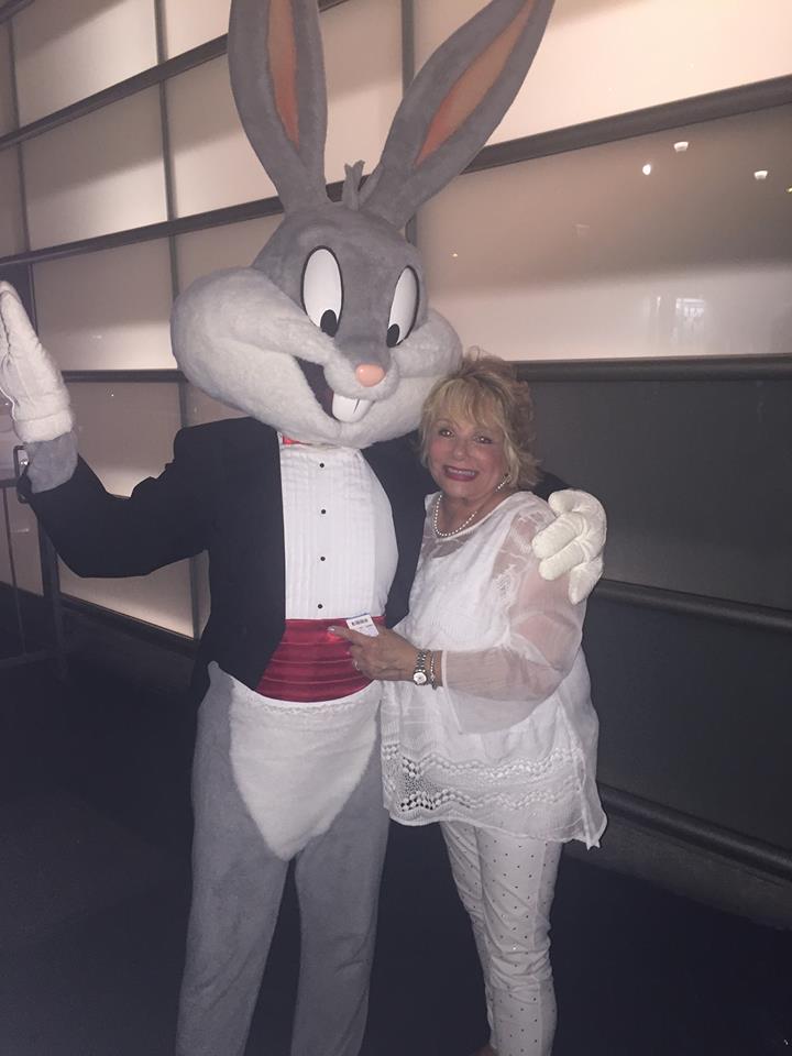 The Delbert Cartoon Report: Bugs Bunny Walkaround Costumes