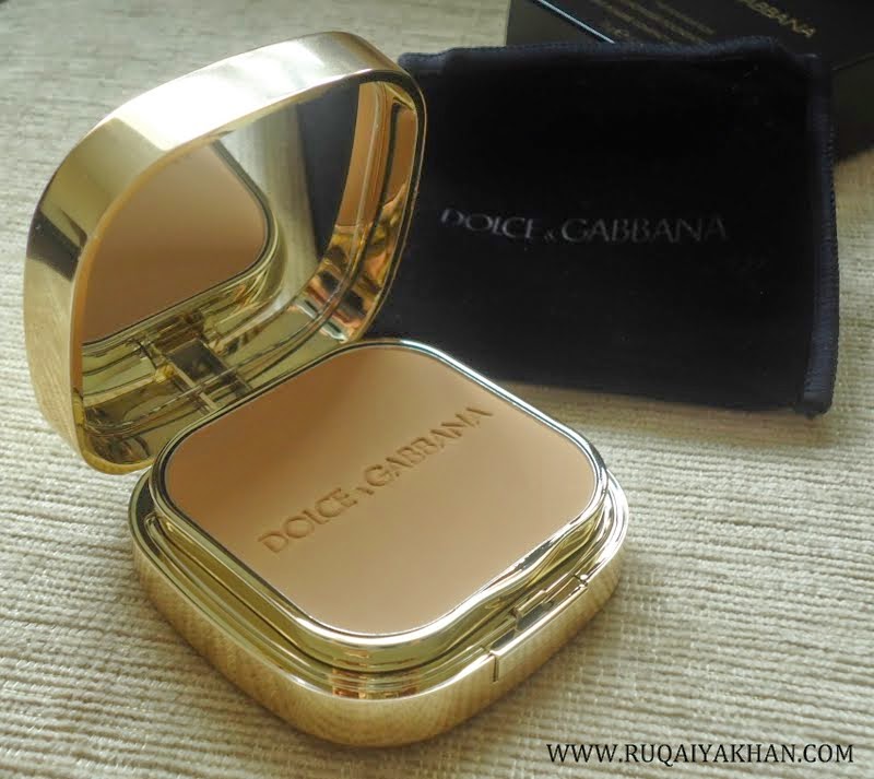 Ruqaiya Khan: Dolce & Gabbana Perfect Finish Powder Foundation in Caramel  110 - Review and Swatches