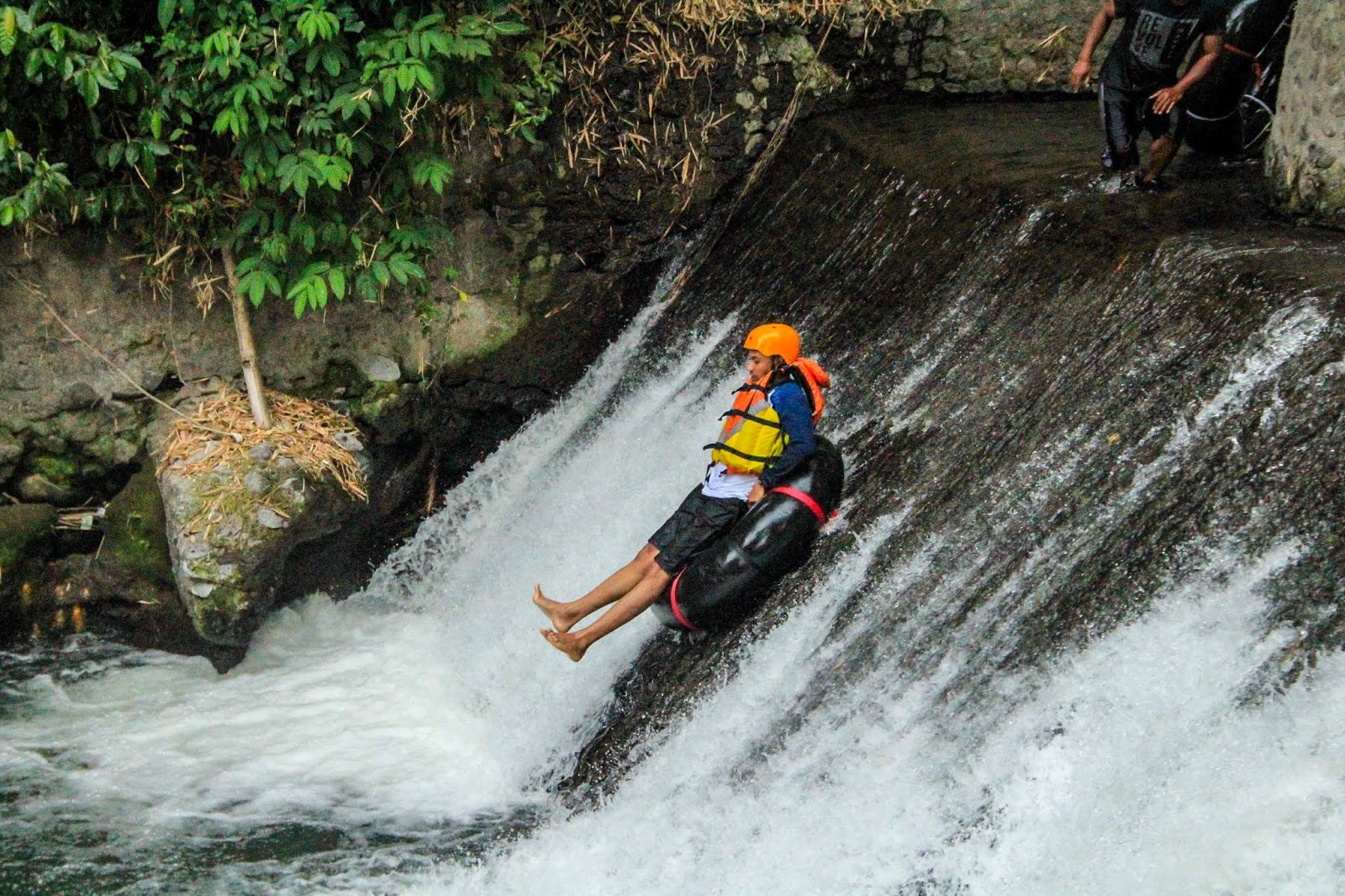 River Tubing Pusur Adventure : Pesona Klaten Yang Memacu Adrenalin.