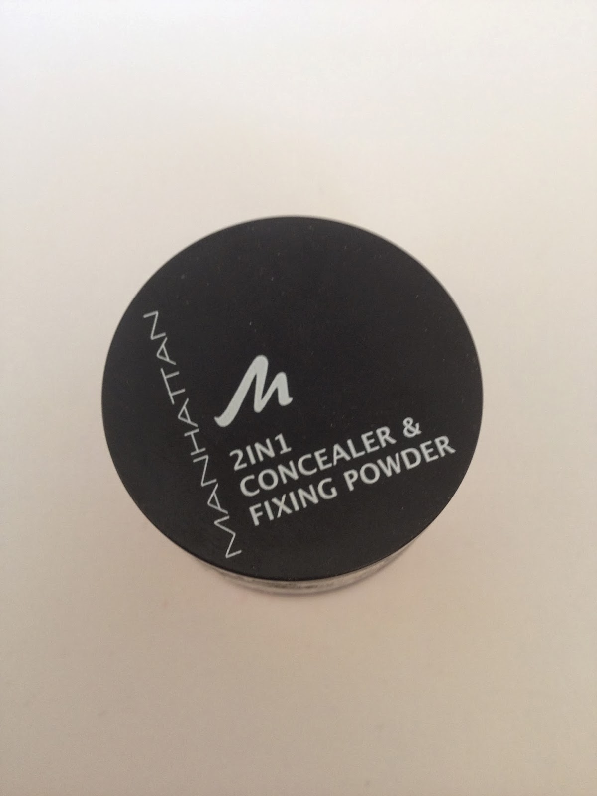 Meggie and her eternal makeup love Manhattan 2 in 1 Concealer & Fixing