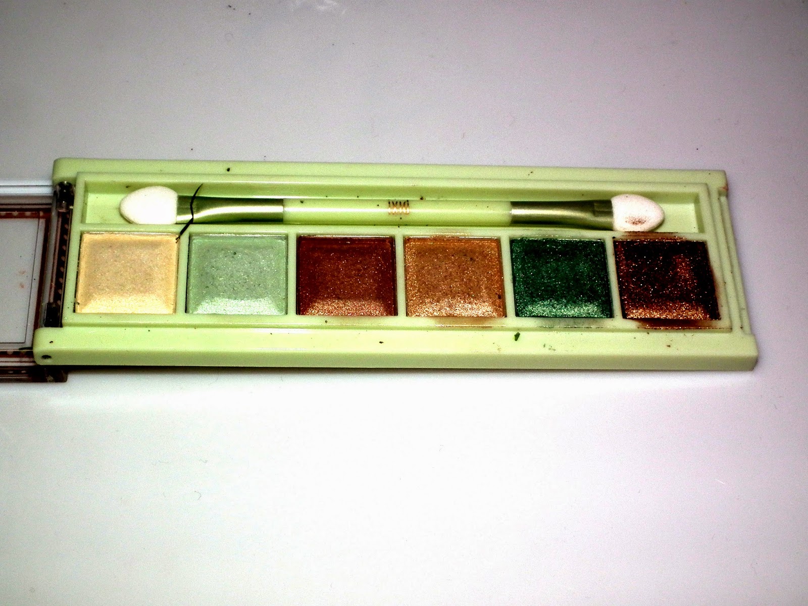 Pixi Mesmerizing Mineral Palette Emerald Swatches 
