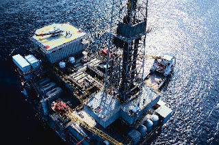Insurance World: Structure / Ownership Largest Oil Company ExxonMobil