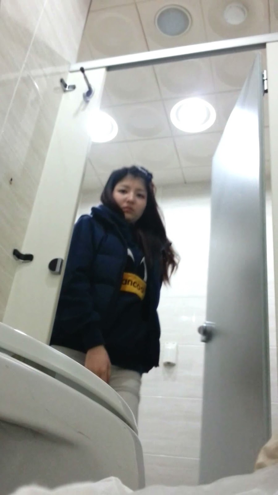 korean girl pee voyeur