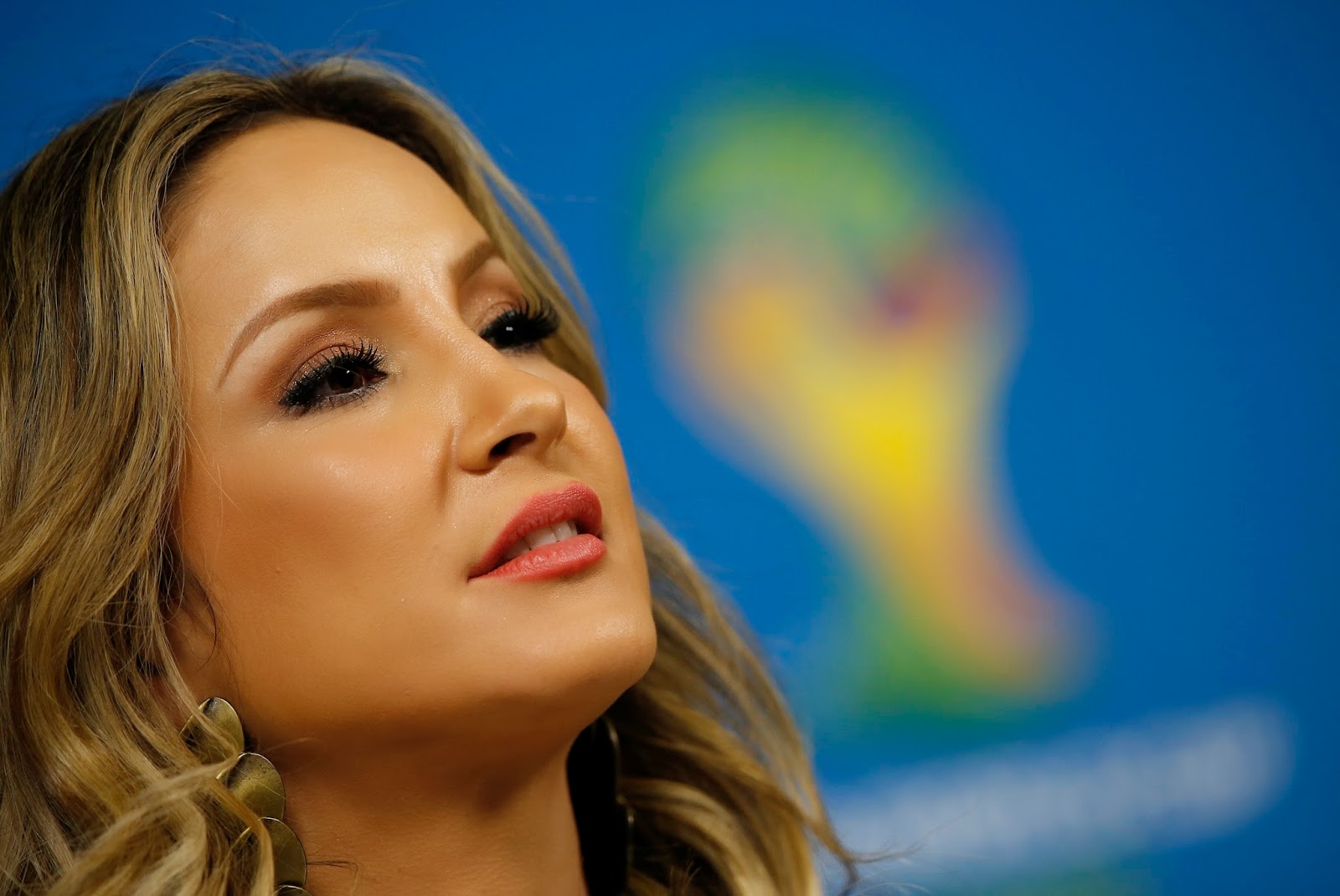 FIFA World Cup 2014: Claudia Leitte and Pitbull (Photo) - Images