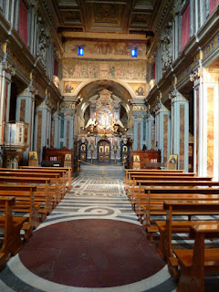 Interior da igreja da Abadia de Grottaferrata, arredores de ROma