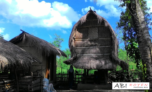 Tempat Wisata Di Nusa Tenggara Barat Paling Eksotis Rumah Adat Sade Tempat%2BWisata%2BDi%2BNusa%2BTenggara%2BBarat%2BPaling%2BEksotis%2B%2BRumah%2BAdat%2BSade 24 Tempat Wisata Di Nusa Tenggara Barat Paling Eksotis Dan Wajib Dikunjungi