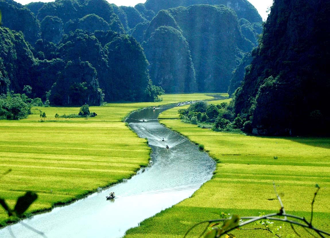 Vietnam Places: Tam Coc - Bich Dong : Halong Bay on land