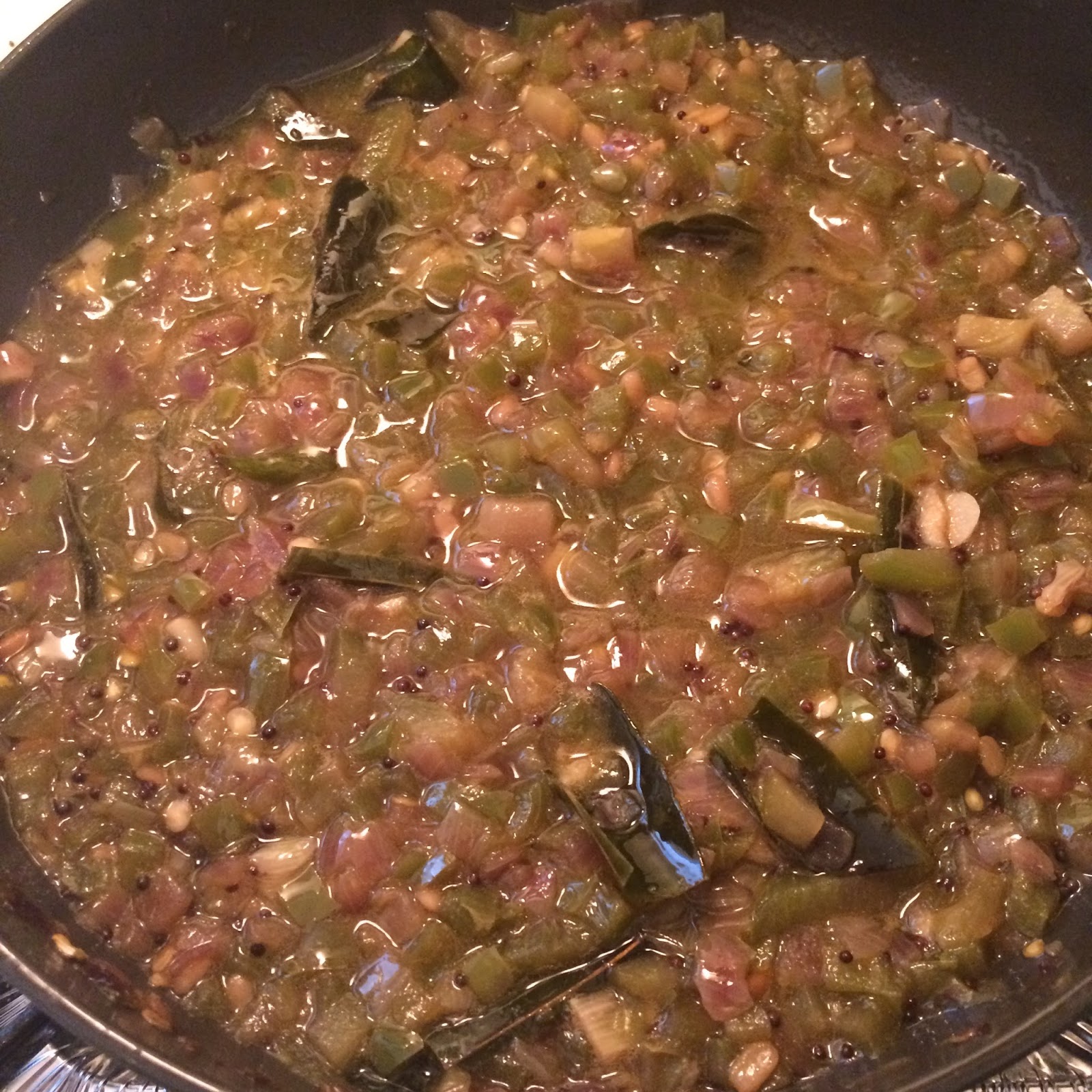 Kudamilagai Kuzhambu (Green Capsicum/Bell Pepper Curry) Preethaw's