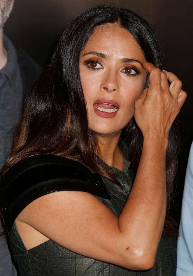 Salma Hayek Hot In Green Dress At Sundance Film Festival - Tollywood Boost