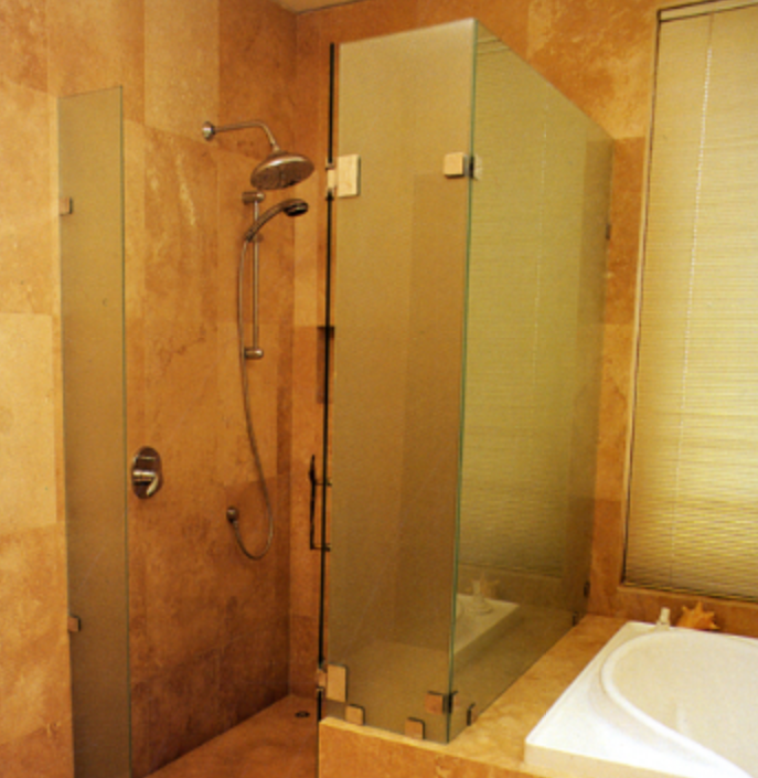 Leandro Mendez Salinas shower door en cristales