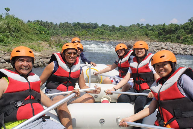 whitewater rafting in Laguna