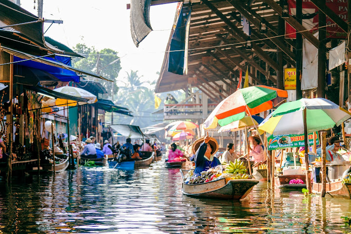 Damnoen Saduak Floating Market