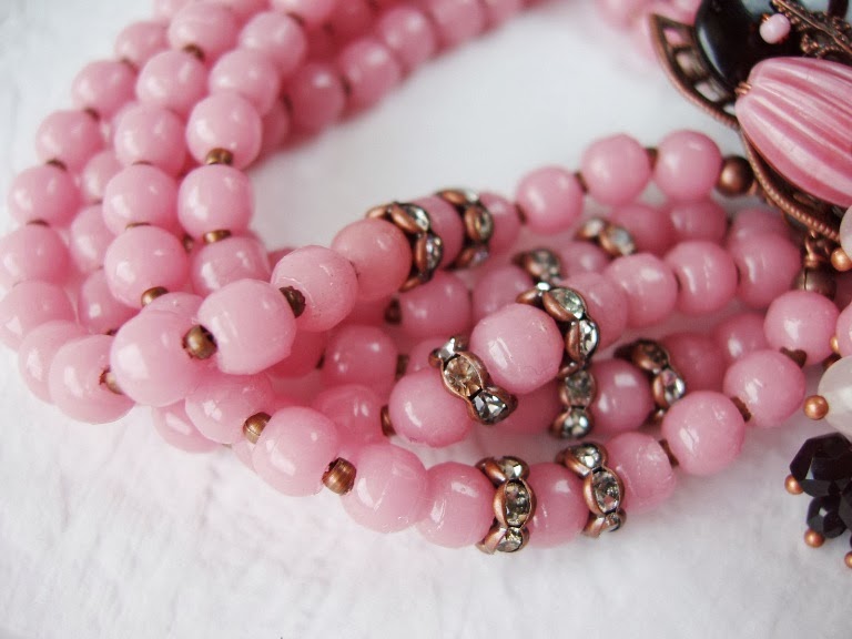 roosa käekett Eesti ehted Tšehhoslovakkia helmed Vintage style jewelry bracelet Schmuck armband perlen Bijoux perles ancienne de verre