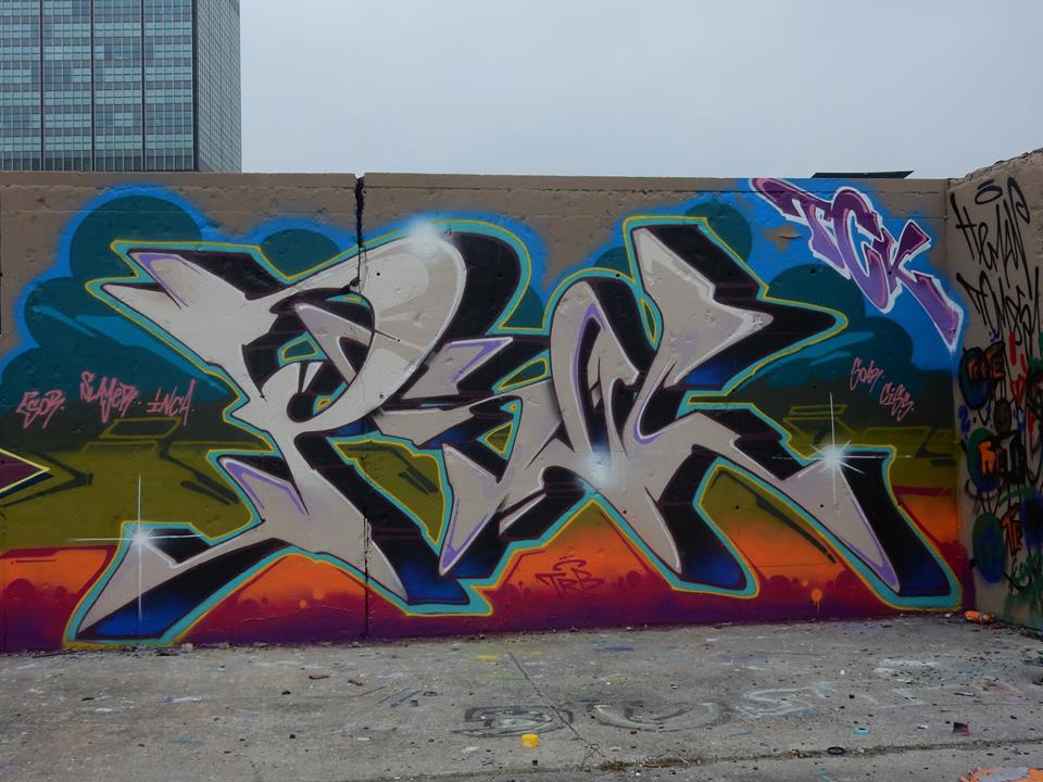 Simple Graffiti Ideas for Small Space