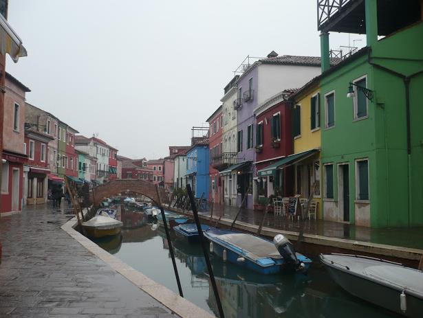 case colorate sull'isola di Burano