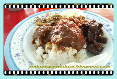 Nasi lemak lauk pilih