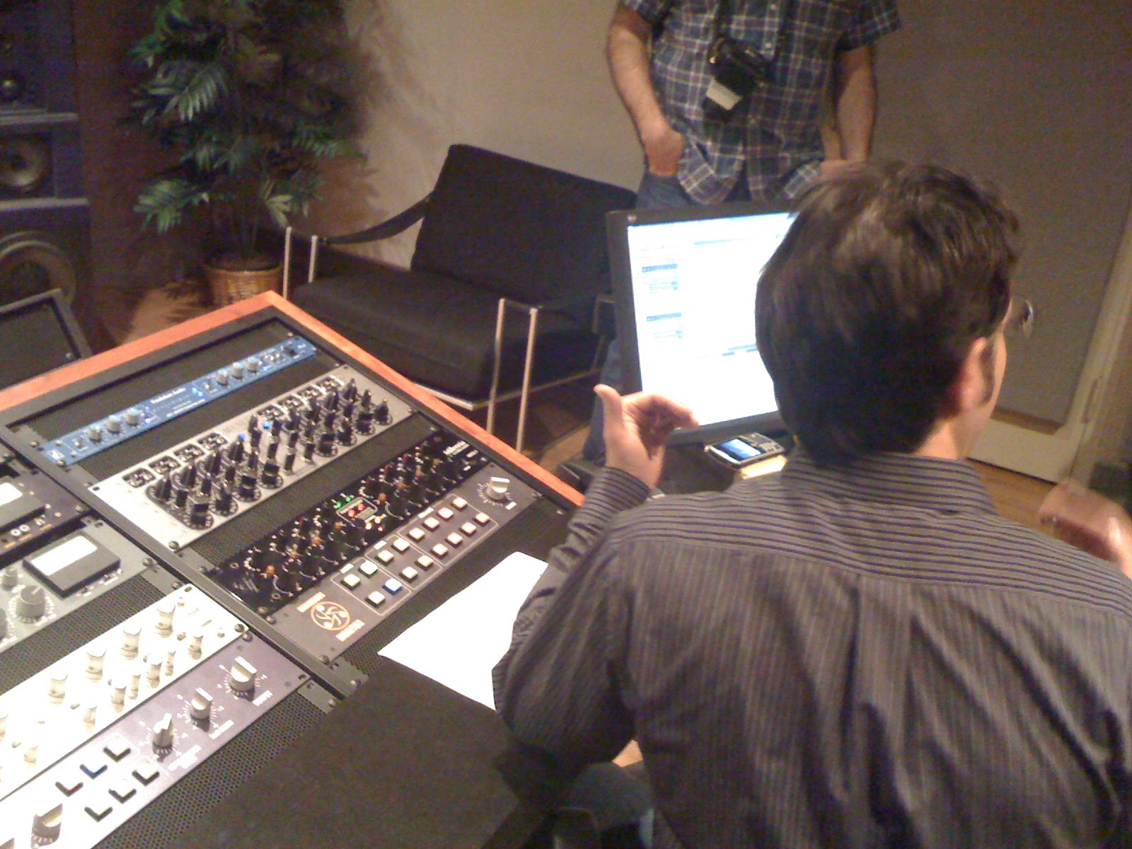 7 i n c h e s Masterdisk inside mastering vinyl and cutting records