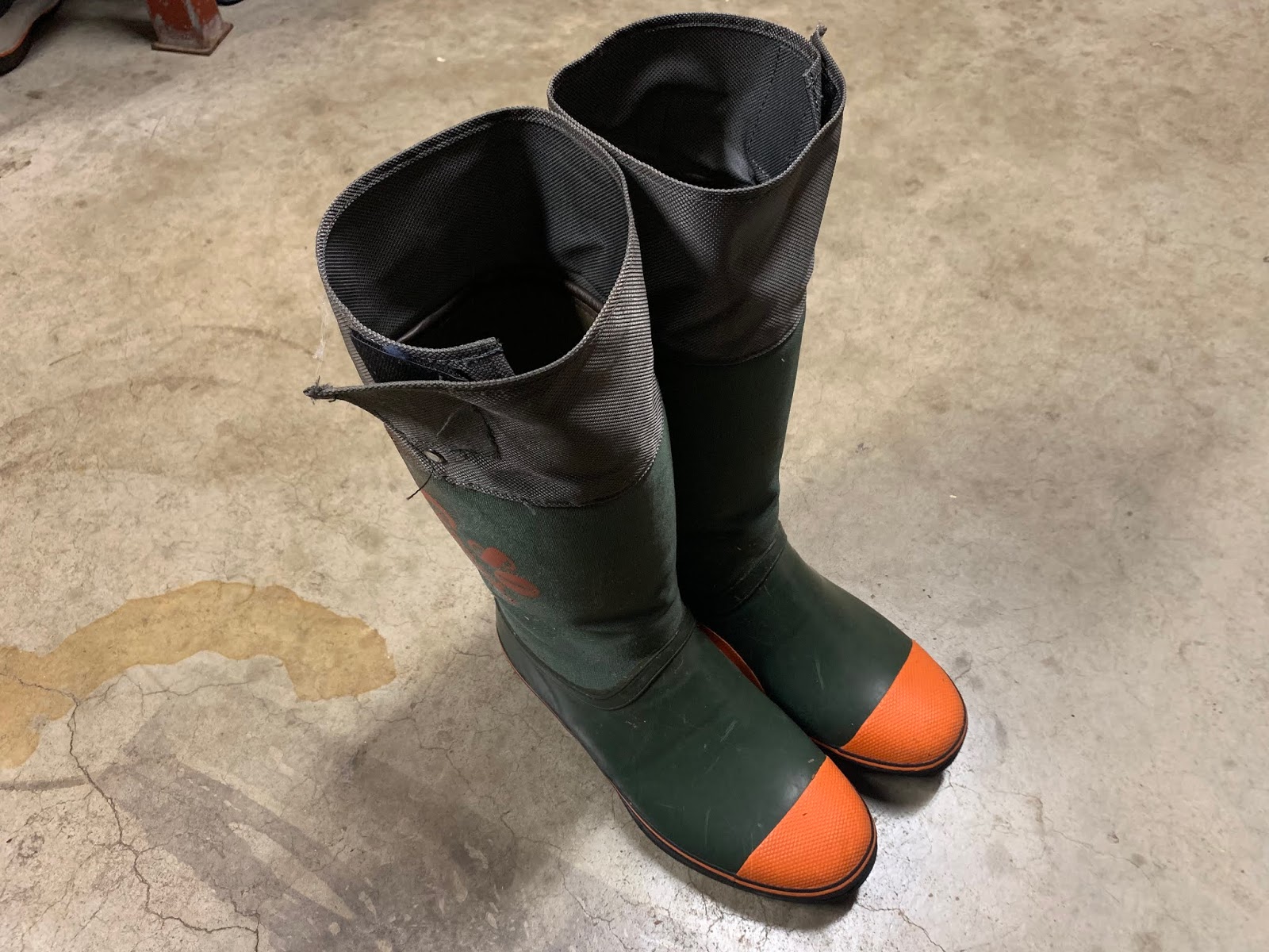 岩礁 スパイク付き 長靴 新品 ミツウマ