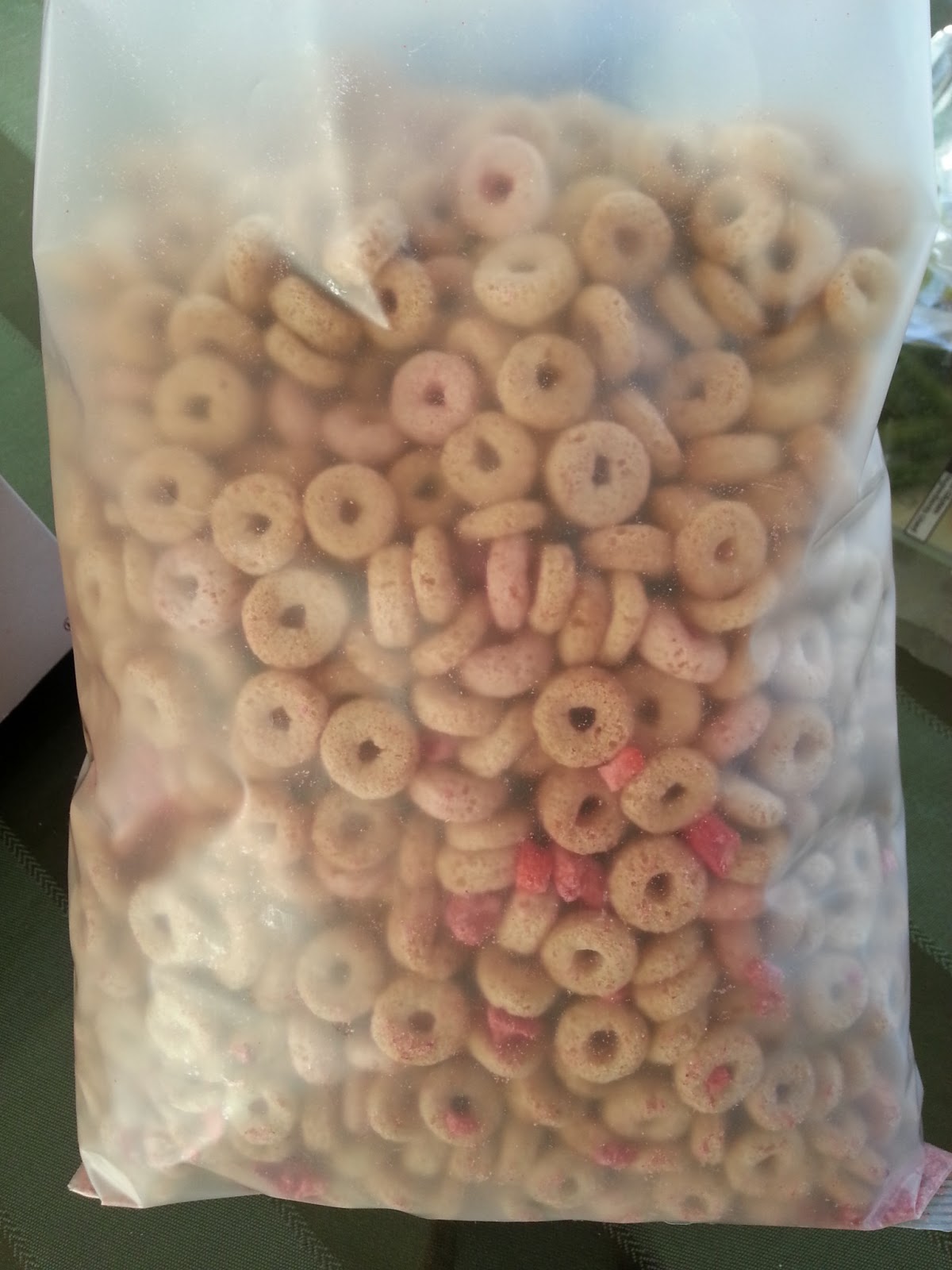 jensblogawog REVIEW Trader Joe's Strawberry Yogurt O's Cereal