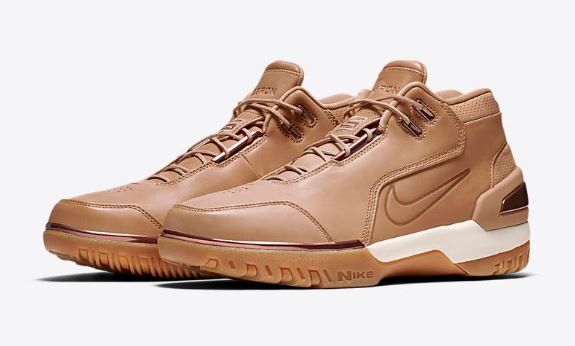 Official Looks at April's Retro of the OG LeBron 3 