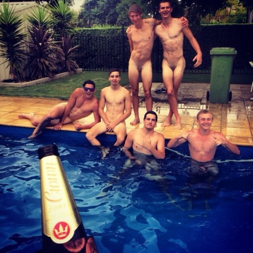 naked-skinnydipping-pics