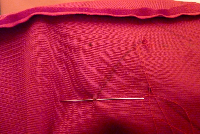 four square walls tutorial how to make a round pintuck pillow