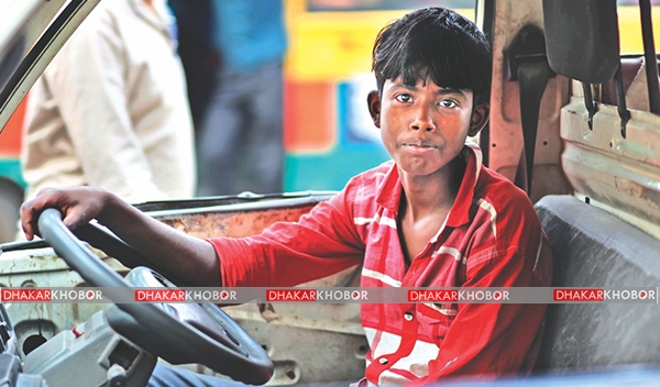 চালক হতে লাগবে শিক্ষাগত যোগ্যতা, বাড়ছে শাস্তির পরিমাণও চালক হতে লাগবে শিক্ষাগত যোগ্যতা, বাড়ছে শাস্তির পরিমাণও