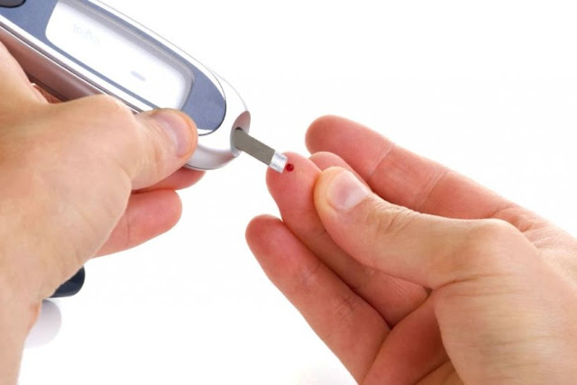 ابتكار طبي يستخدم سائلا غير الدم لقياس مستوى السكر