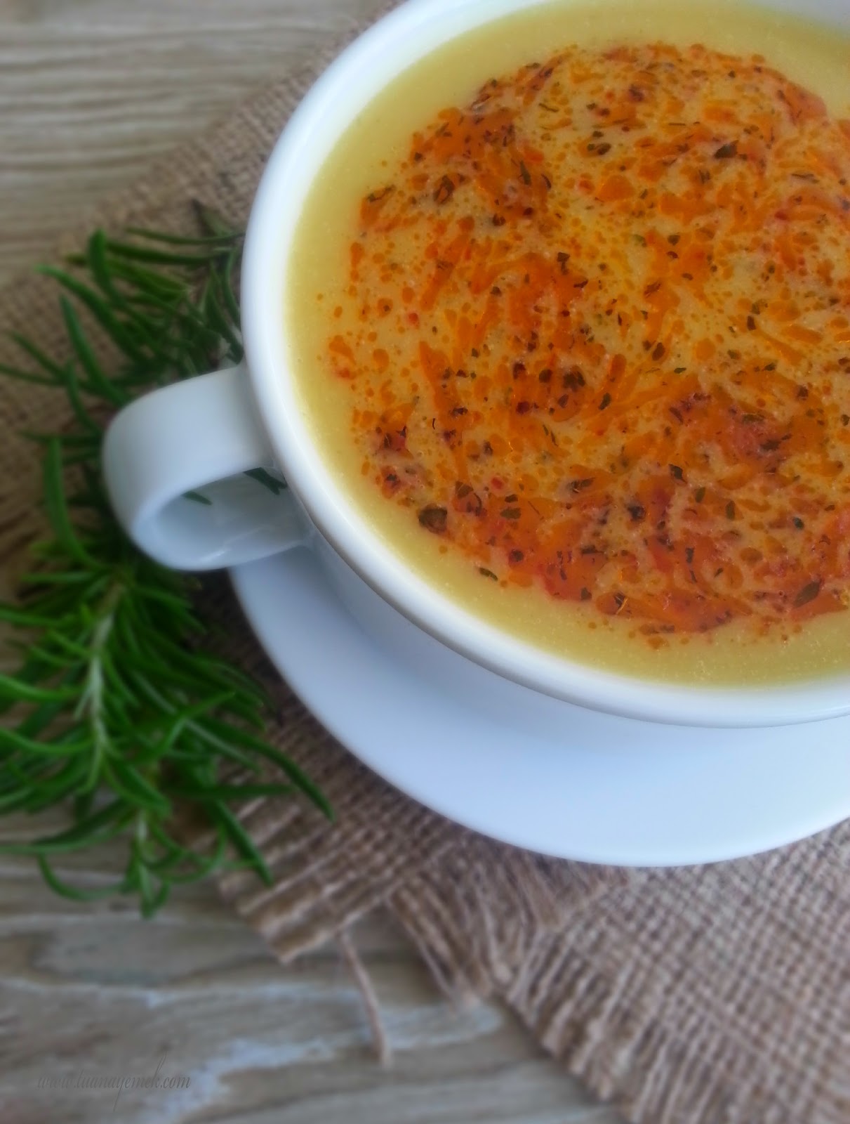 Sütlü Mercimek Çorbası Sütlü Mercimek Çorbası