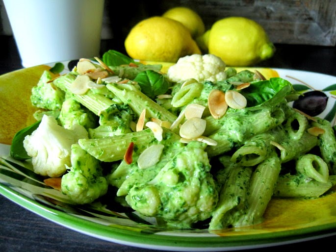 b o u r b o n l i f e: Bärlauch-Penne mit Joghurt, Ziegenfrischkäse und ...