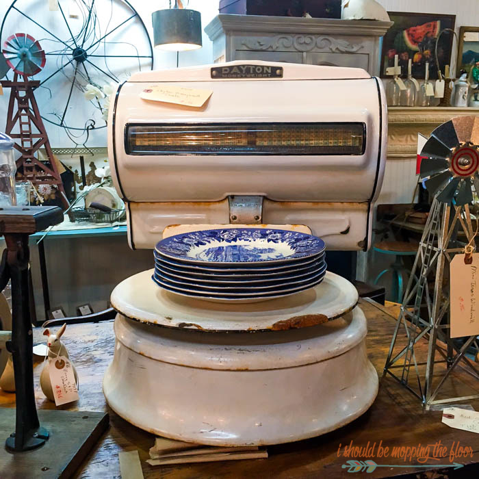 Top Five Junk and Antique Shops in Central Texas | These five hidden gems are where it's at for central Texas junkers! From Burnet to Belton to Waco...you don't want to miss these shops!