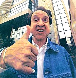 Kiko (Carlos Villagrán) Foto de Kiko (Carlos Villagrán) sonriendo