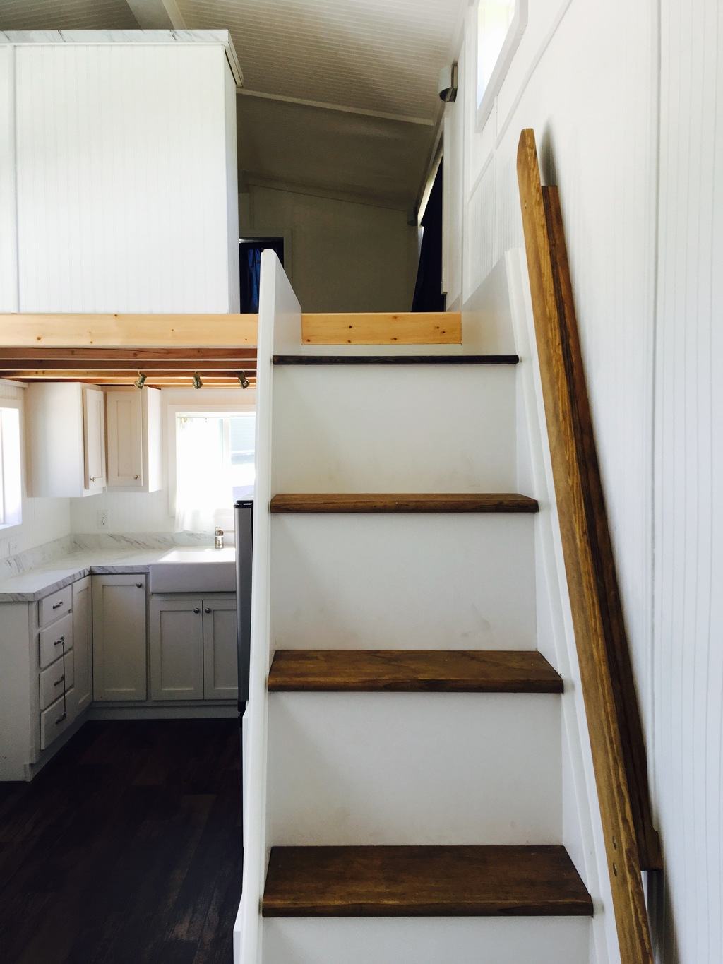 TINY HOUSE TOWN Bellingham Tiny House (370 Sq Ft)