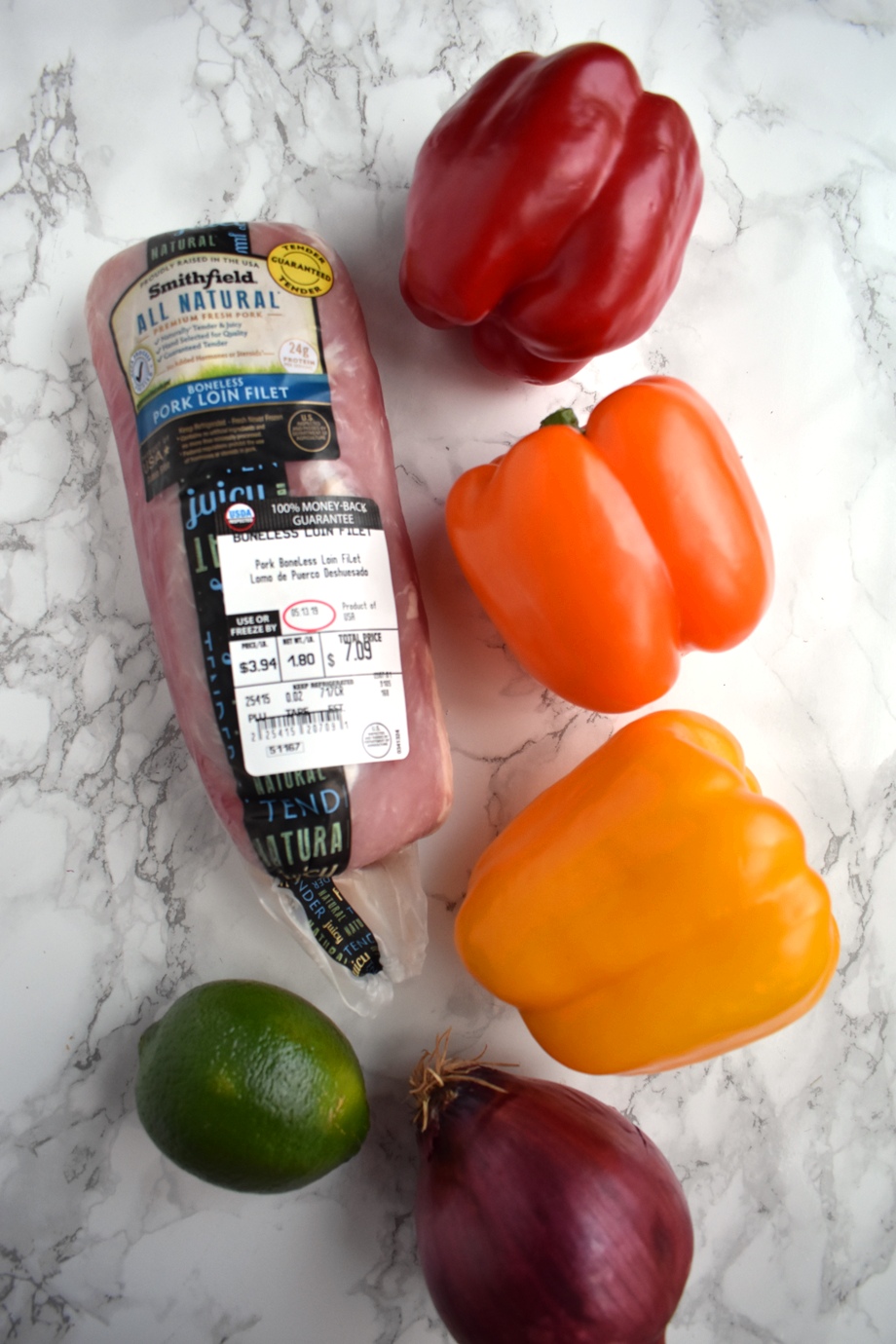 Pork Fajita Kebabs are ready in 30 minutes, are full of fajita flavors and are nutritious with marinated fajita lime pork, colorful bell peppers and onions! www.nutritionistreviews.com #grill #grilling #fajitas #mexican #mexicanfood #cincodemayo #pork #peppers pork loin and peppers