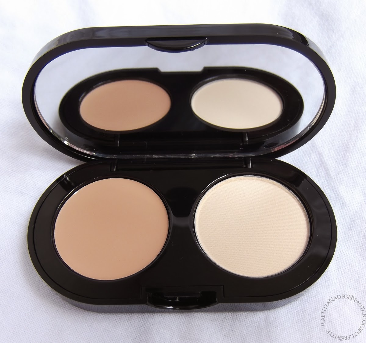 BOBBI BROWN Creamy Concealer Kit.Ivory.Review,Photos,Swatches COSMELISTA