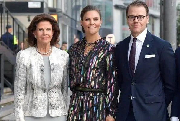 Queen Silvia, Crown Princess Victoria  and Princess Sofia attended the concert at Stockholm Concert Hall. Squin dress