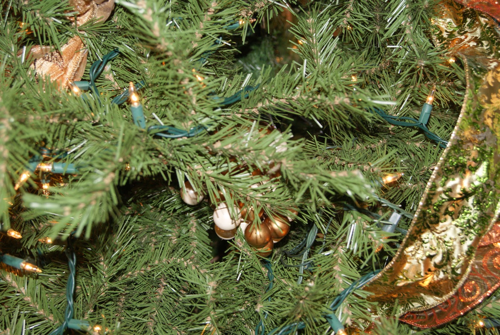 It's the Little Things How to Layer a Christmas Tree